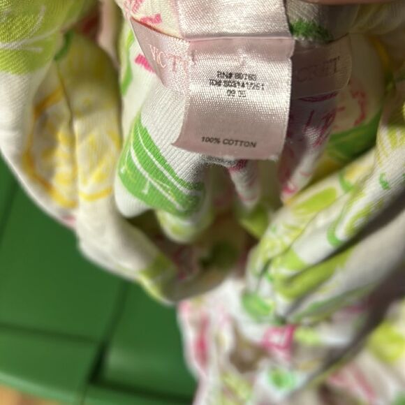 Victoria’s Secret top and pant pajama set with limes citrus fruit print - Picture 15 of 15